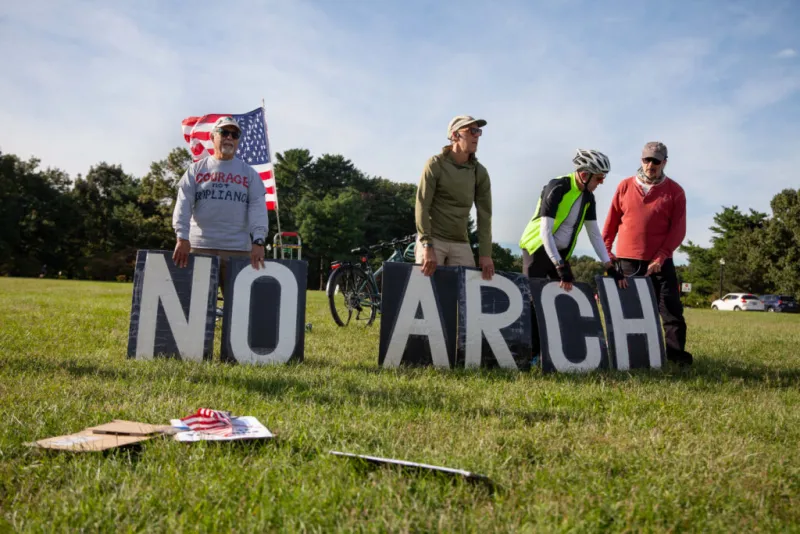 Aviation experts warn Trump's 250-foot arch adds risk to busy airspace over Reagan National Airport