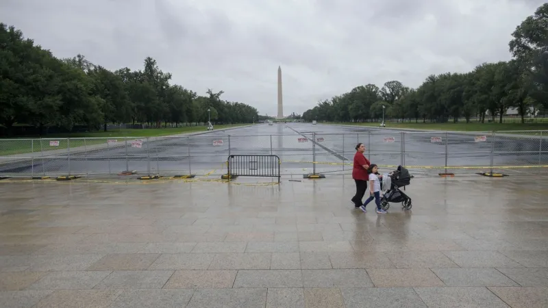 Trump predicts the Lincoln Memorial Reflecting Pool will be refilled this week