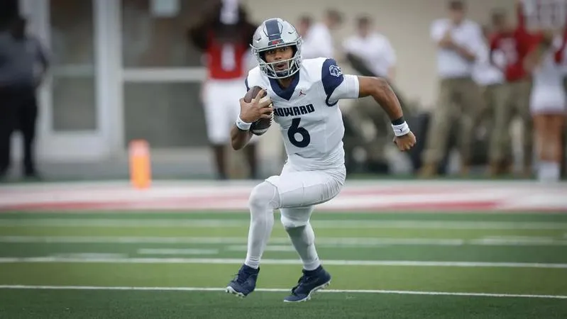 Howard-Penn Clash for First Time Saturday