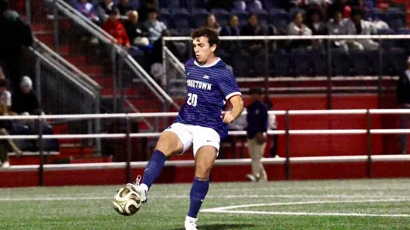 Hoyas Blank Red Storm, 3-0