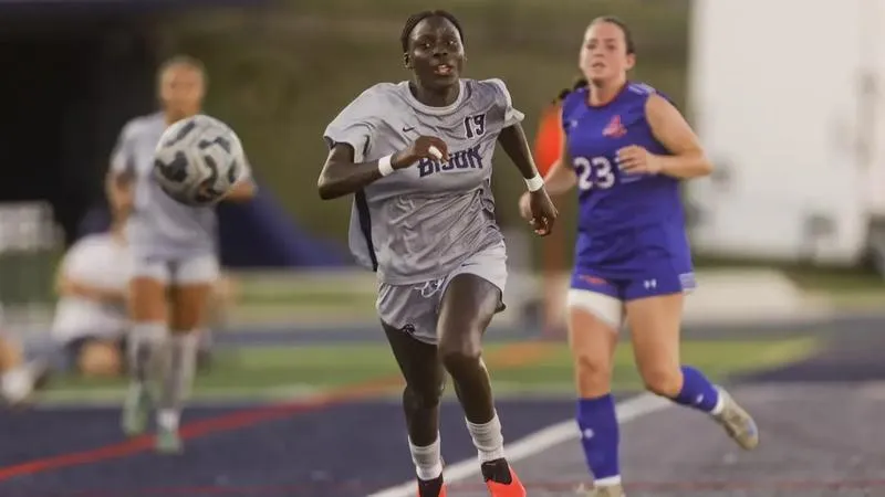 Women's Soccer Prepares for Sunday's Showdown with Dolphins