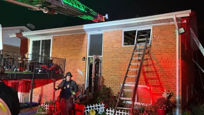 2 adults, 3 children hospitalized after house fire in Northwest DC