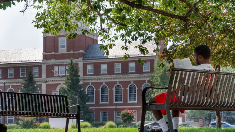 College costs keep rising as more parents struggle to save for kids' education