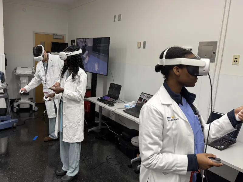 Georgetown's surgeons of tomorrow get extra procedure reps in virtual reality