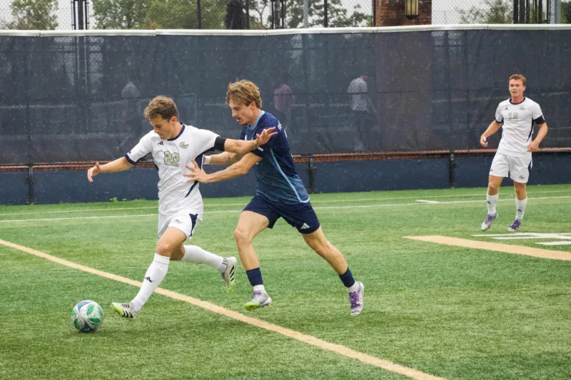 Men's soccer falls to High Point 2-1, extending winless streak
