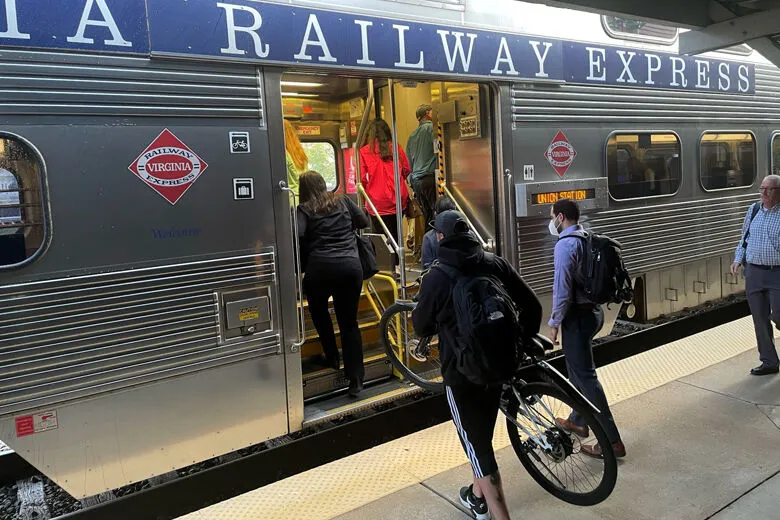 Multiday pause on Amtrak, VRE service between DC and Virginia begins Friday
