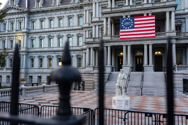 Painting Eisenhower Building would diminish historic character of White House complex, report says