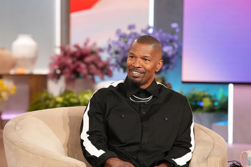 Jamie Foxx Recalls Internet Rumors Sparked Hallucinations Of His Caucasian Clone In Rehab: 'Am I Alright Or All White?'