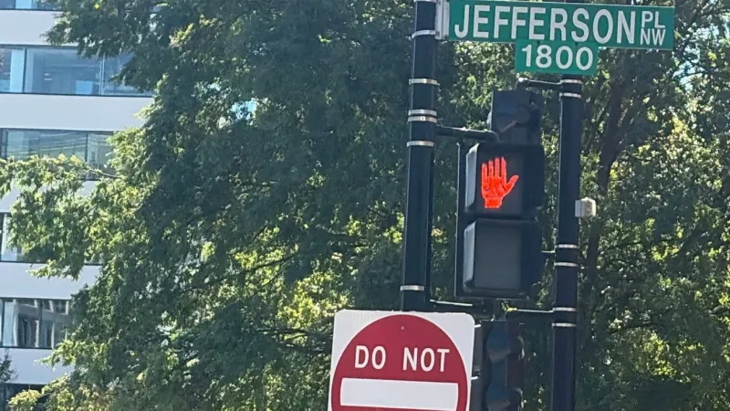Man killed, 2 injured in shooting on Connecticut Avenue Northwest