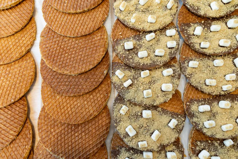 Father-daughter GW alums open stroopwafel sweet shop in Georgetown