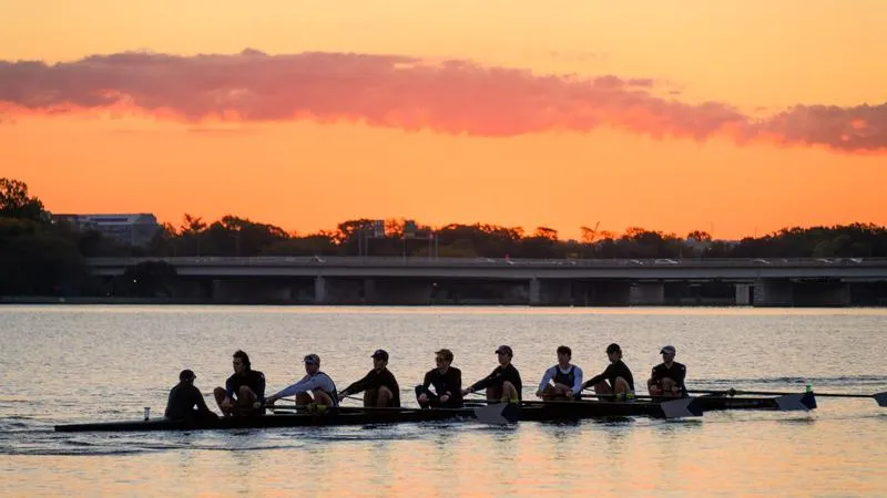 Men's Rowing Wraps Up Competition at Head of the Charles