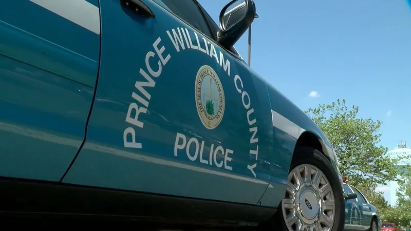 Mom faces charge after boy brings hunting knife to Manassas elementary school