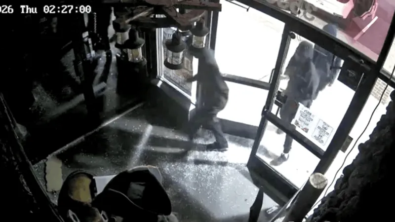 SEE IT: Burglars use cinderblocks to smash into Fairfax County restaurants