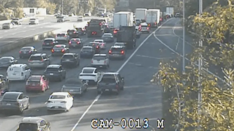Semi leaking fuel on I-495 in Montgomery County