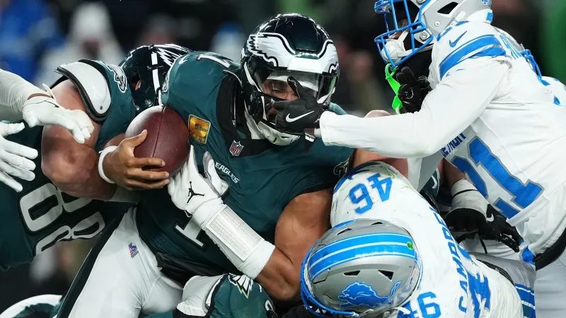 Eagles beat Lions 16-9 in lackluster offensive game