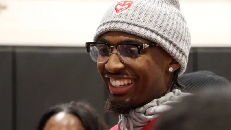 'Tyrese Maxey Foundation' gives 3,000 turkey dinners to local families