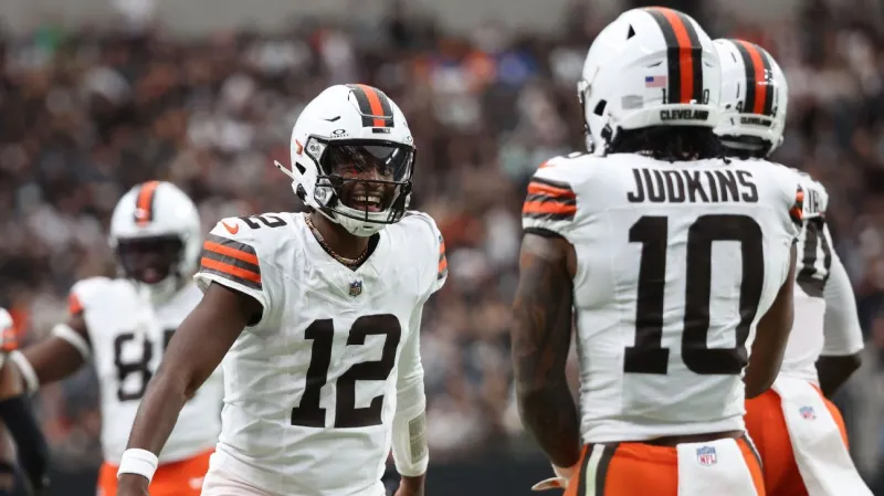 Browns poke fun at Raiders, lead NFL Week 12 trolls