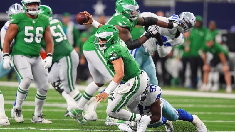 Eagles give up 21-point lead in 24-21 loss to Cowboys
