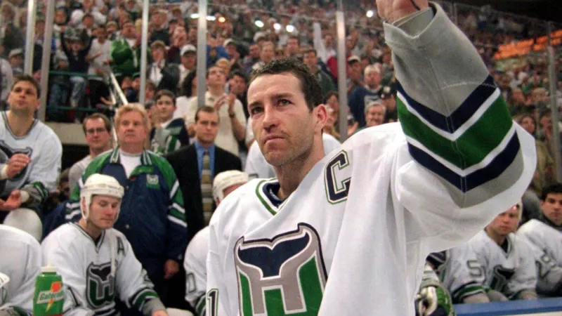 Kevin Dineen, NHL player-turned-coach, reveals he has pancreatic ca...