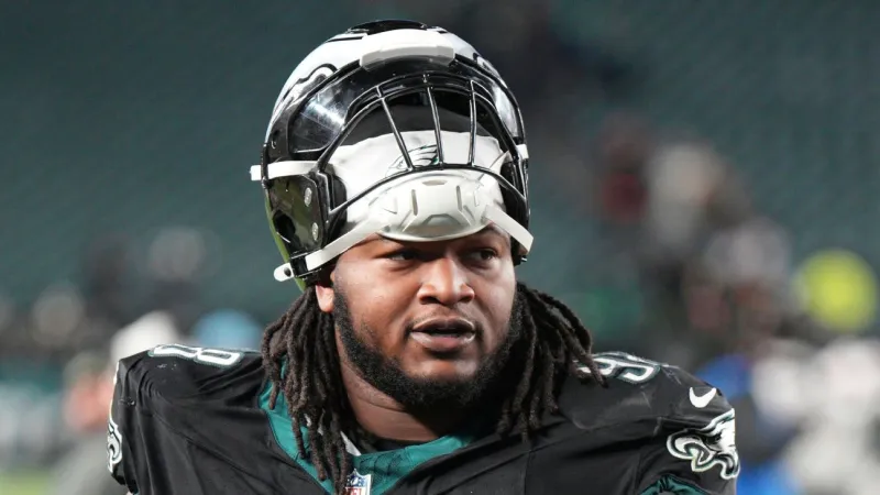 Sources: Eagles DT Carter out for MNF after shoulder procedures