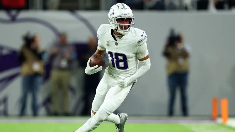NFL Week 17 uniforms: Vikings' all-white leads Christmas threads