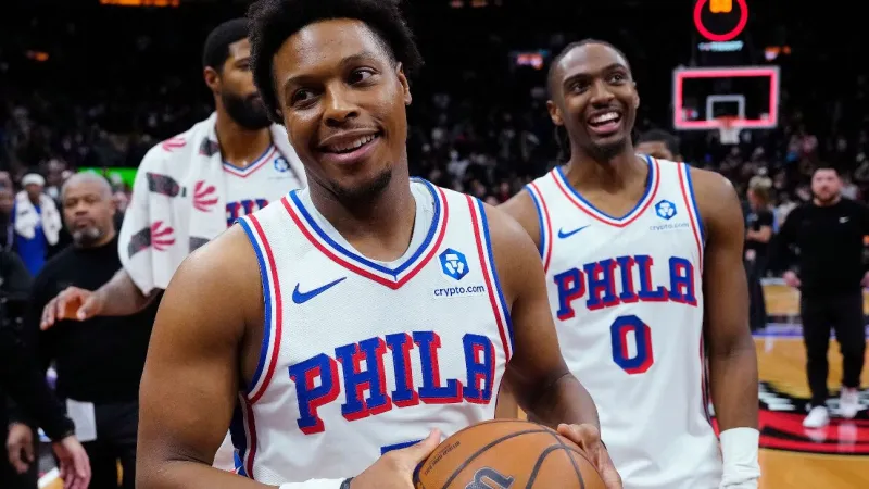 Former Raptors star Kyle Lowry lauded in Toronto as 76ers win