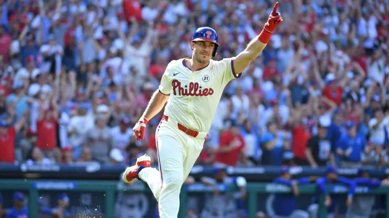 Reports: J.T. Realmuto, Phillies agree to 3-year, $45M deal