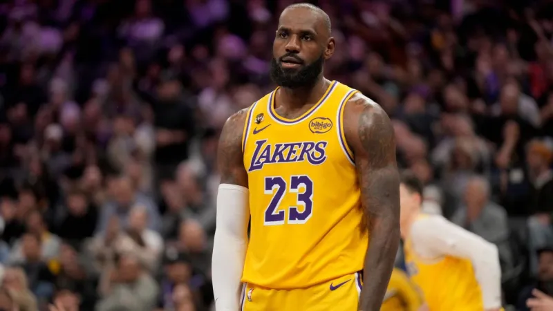 Lakers' LeBron James not voted All-Star Game starter