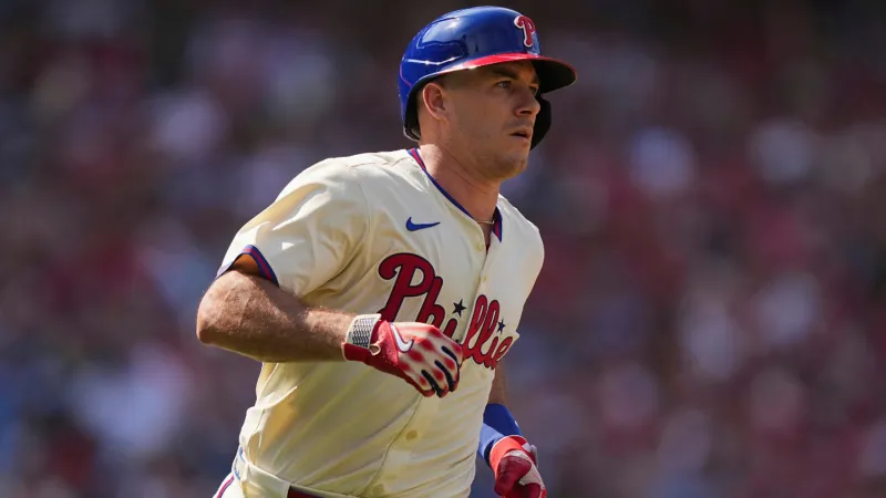 J.T. Realmuto and Phillies finalize $45 million, 3-year contract