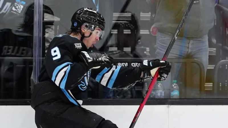 Clayton Keller's 2 late goals rally Mammoth past Flyers for 5-4 OT ...