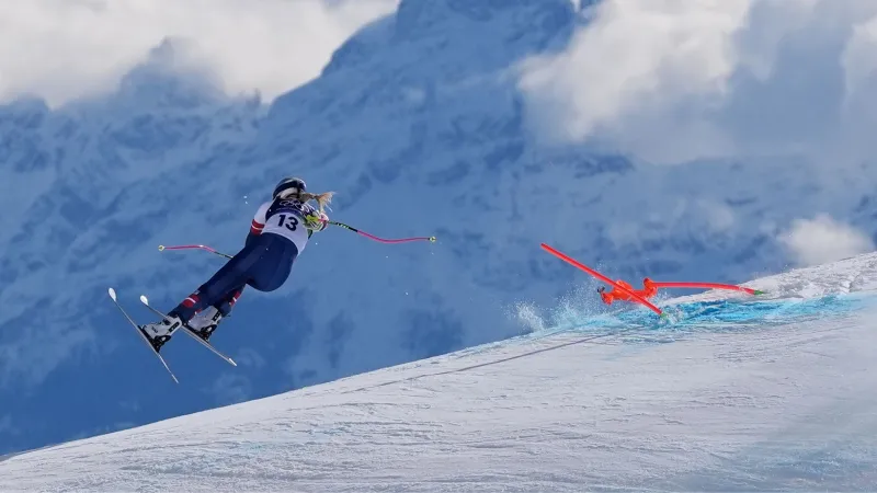 Lindsey Vonn crashes early in Olympic downhill