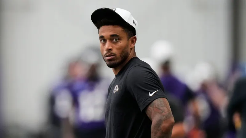 Sources: Jaire Alexander paid back Eagles after not playing