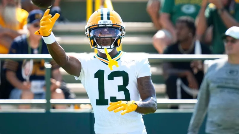 Eagles get WR Dontayvion Wicks from Packers, sources say