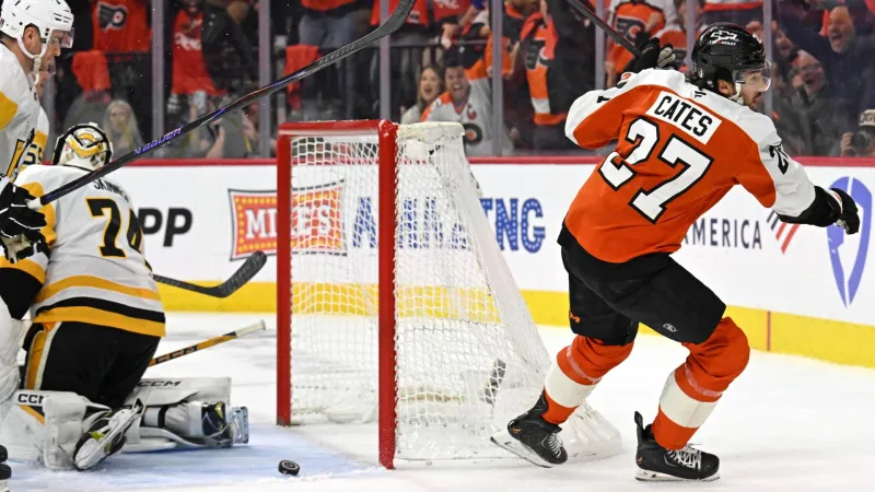 Flyers score 3 goals in 2nd period and top Penguins 5-2 to take 3-0...
