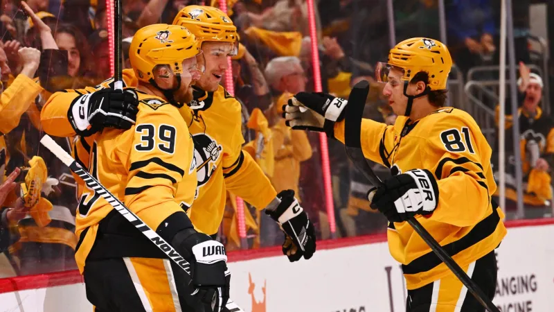 Penguins fend off elimination again with a 3-2 Game 5 win over Flye...