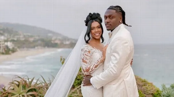 Eagles WR A.J. Brown ties knot with fiance Kelsey Nicole Riley