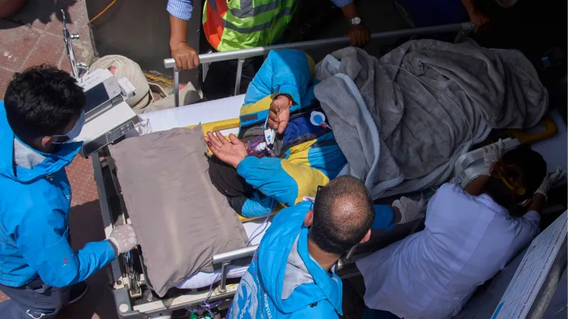 Family questions rescue efforts for Sherpa guide on Everest