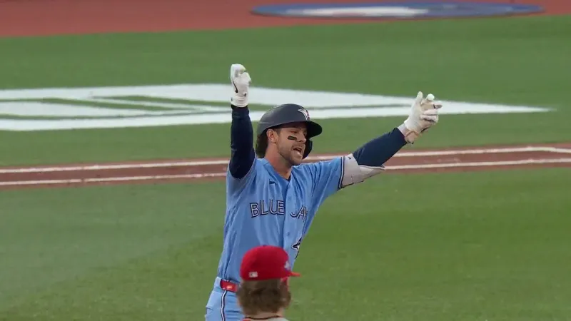 Snchez strikes out 10 in 7 innings and Garca hits 2-run homer as ...