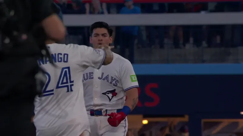 Valenzuela has winning hit as Blue Jays score twice off Duran in 9t...