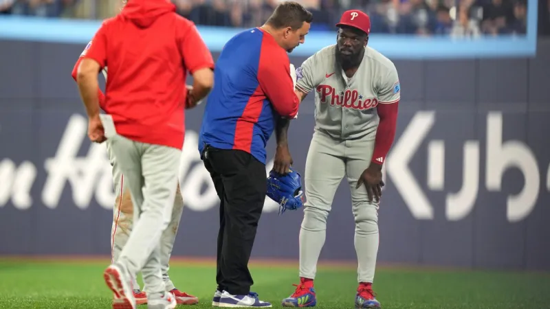 Phillies' Adolis Garca exits with pulled muscle in shoulder