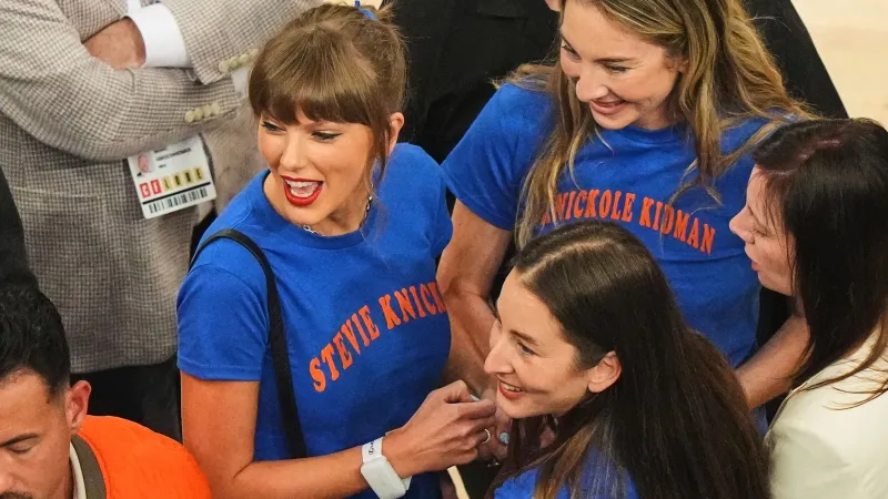 Taylor Swift, Adam Sandler top celebs at Game 4 of Spurs-Knicks