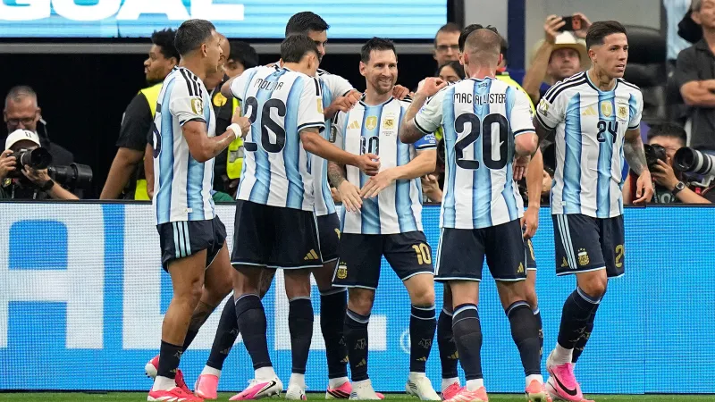 Lionel Messi breaks World Cup record with 17th goal for Argentina