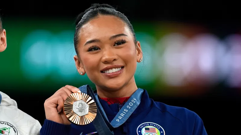 Olympic medalist announces return to gymnastics