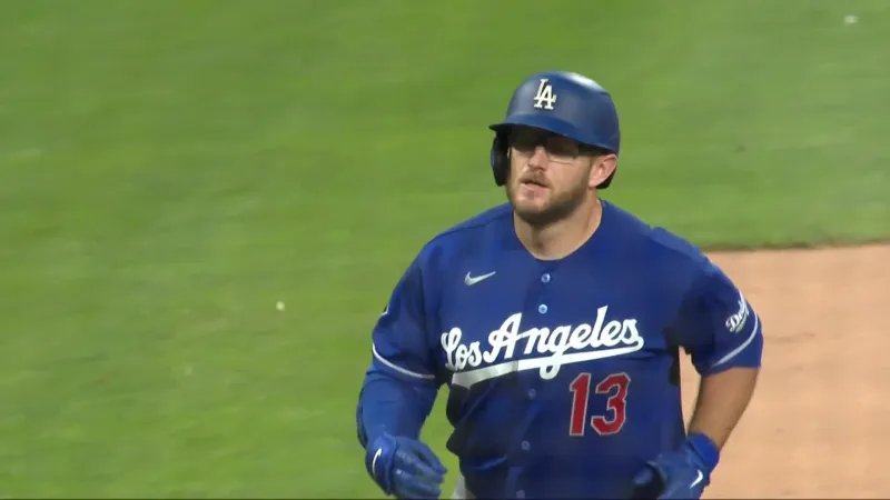 Max Muncy hits go-ahead homer as Dodgers beat Phillies 9-5