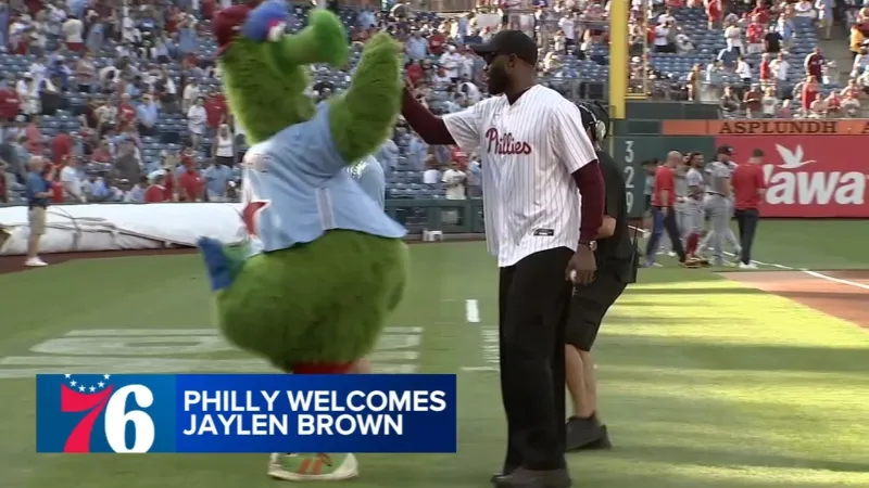 Jaylen Brown welcomed to city, throws out first pitch at Phillies game