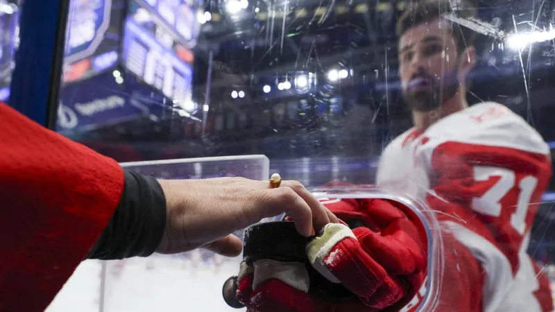 Reportedly disgruntled Red Wings star probably doesn't make much sense for Lightning