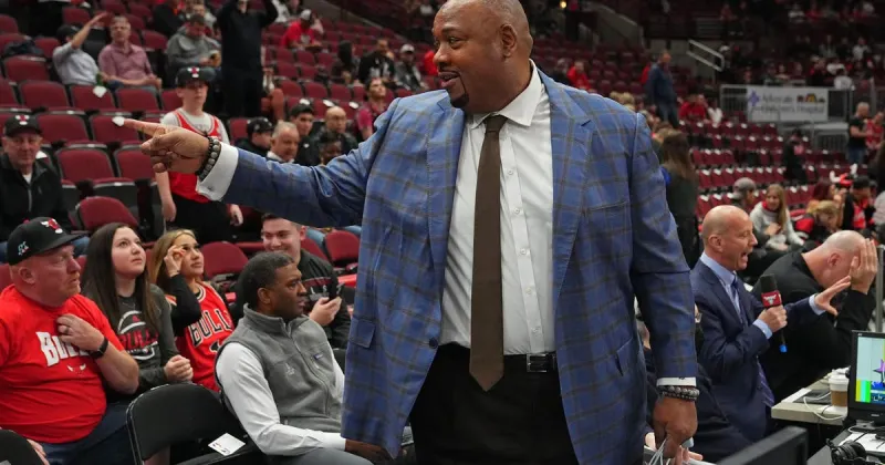 Stacey King, longtime Bulls broadcaster, ex-player, dies at 59