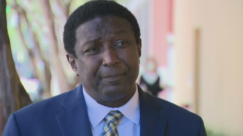 Elijah Manley accuses Dale Holness of antisemitism related to Debbie Wasserman Schultz run