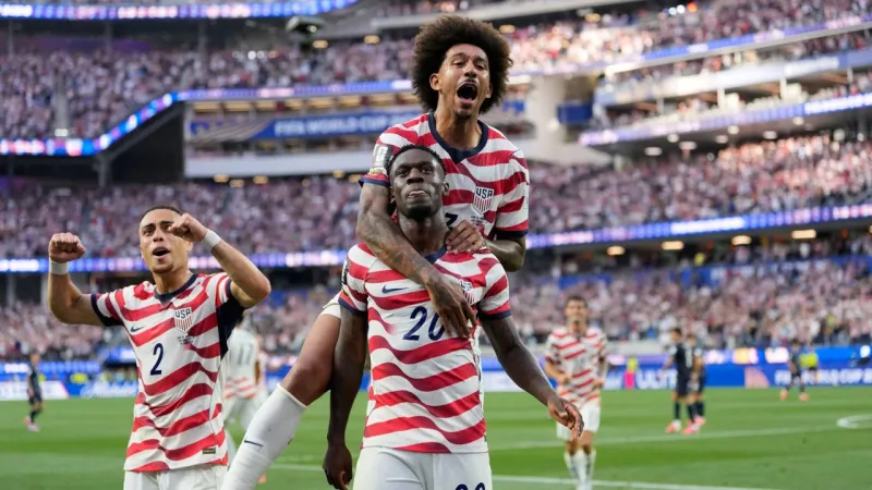U.S. opens its home World Cup with 4-1 victory over Paraguay, sparked by Balogun's 2 goals