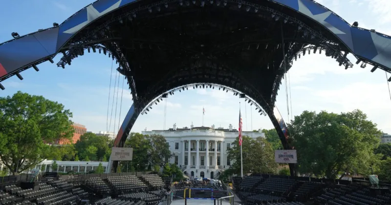 UFC fighters descend on Lincoln Memorial ahead of White House bouts